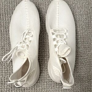Men’s Lightweight White Shoes